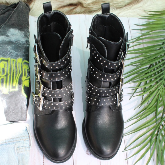 🚨LAST PAIR//The Festive // Black combat Boots - Picture 2 of 4